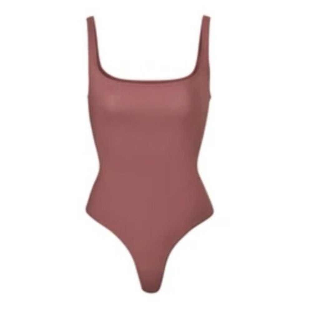 NWT SKIMS Body Basics Square Neck Bodysuit - GARNET Medium